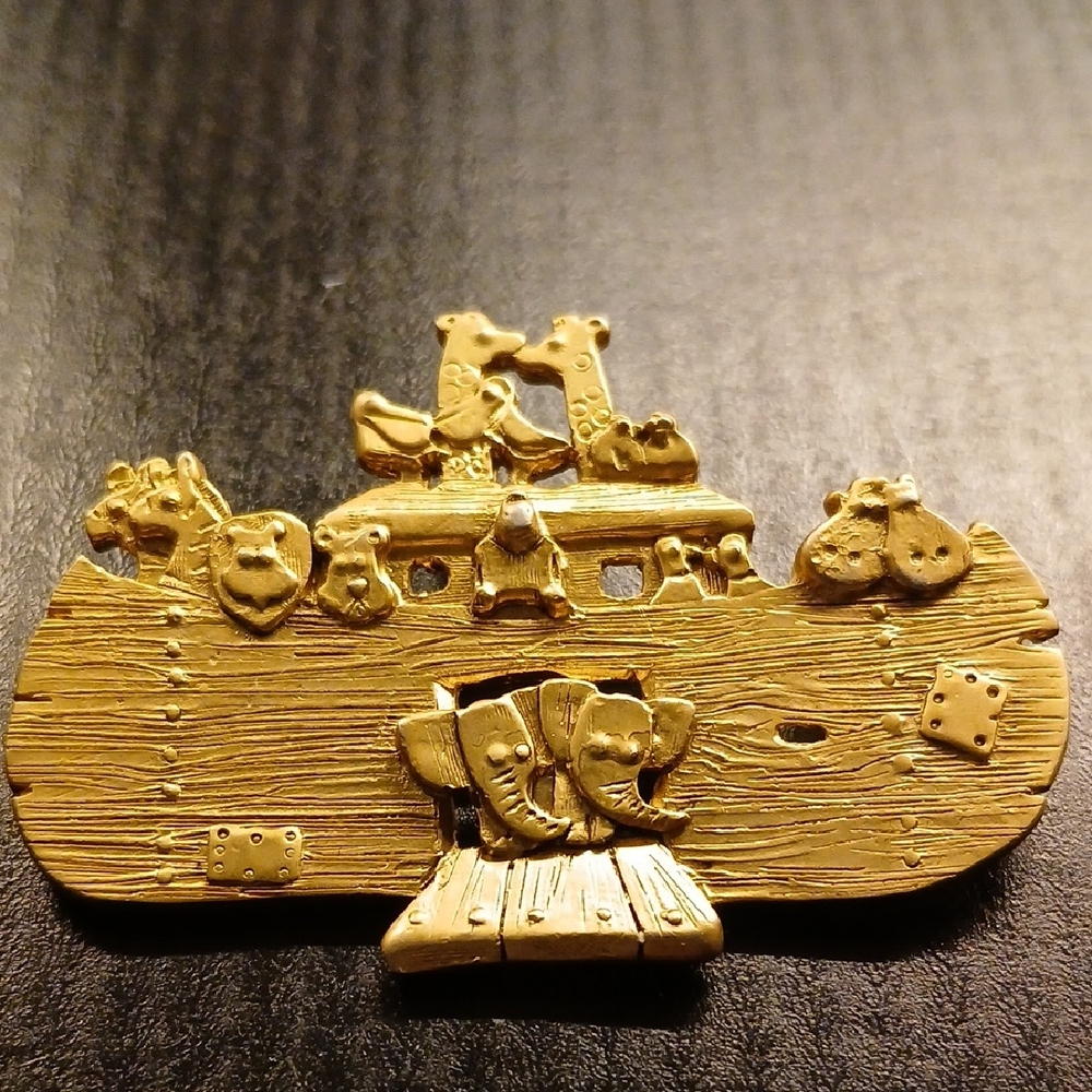 Vintage Danecraft Signed Gold Animal-Themed Brooch